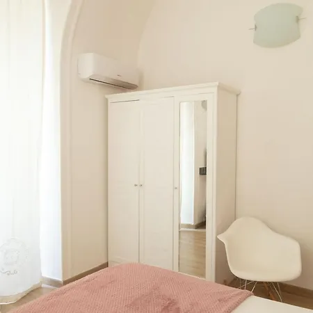 Dom wakacyjny Neapolitan Style Apartrment