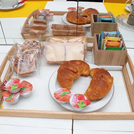 Neapolitan Style Apartrment