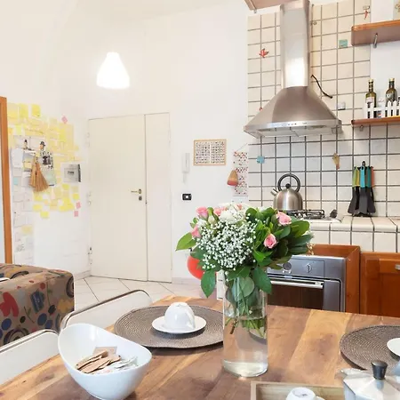 Neapolitan Style Apartrment Semesterbostad